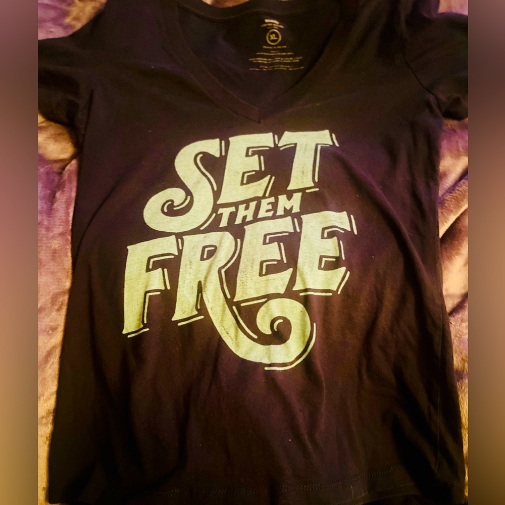 Sevenly Limited Edition Year 3 SET THEM FREE tee.